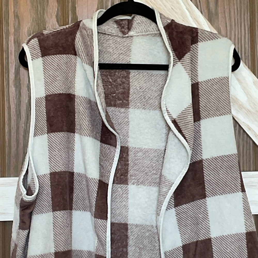 Emery Rose Plus Buffalo Plaid Open Front Soft Vest. P2P 25-29 length 29 SIZE 4X - Picture 3 of 6